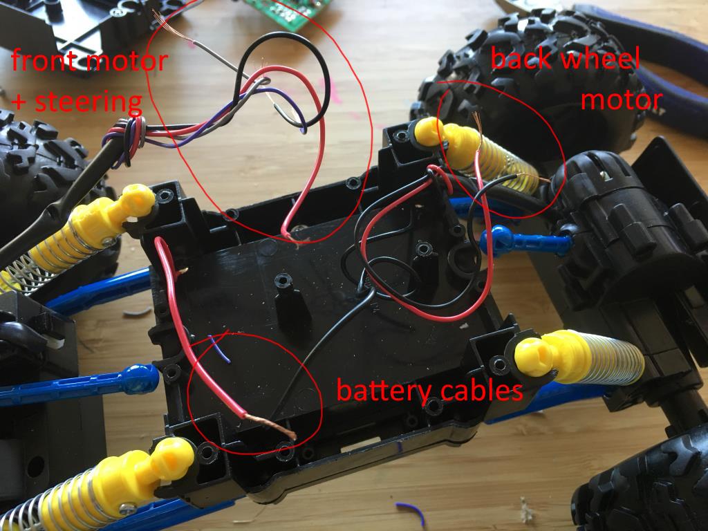 /gitea/c_meyer/pxt-calliope/raw/commit/180a1942fca521b9b810af8ee4eb10e80fa4bd57/docs/static/mb/projects/rc-car/cables.jpg