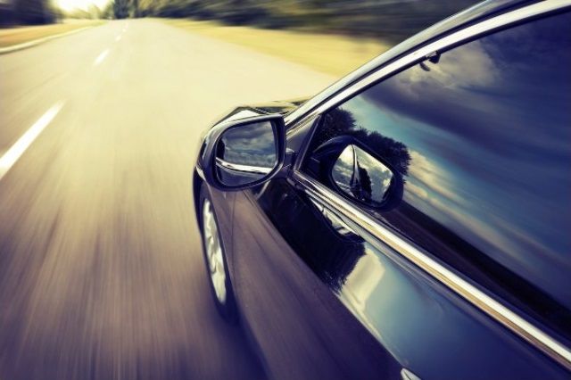/gitea/c_meyer/pxt-ev3/raw/commit/1784f21ff9a568621912465933e20b688dde5b1f/docs/static/lessons/line-detection/car-driving.jpg